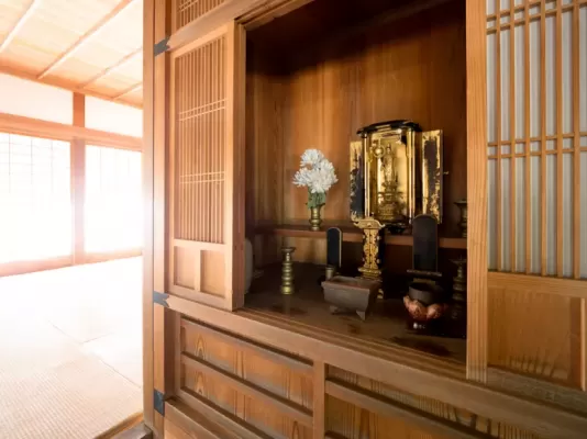 沖縄の仏壇の基礎知識とは？仏壇の置き方や注意点についてご紹介！